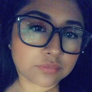 Meet your Posher, Mayra